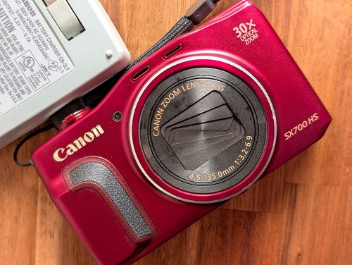 Mint canon power shot sx700 - mint,
